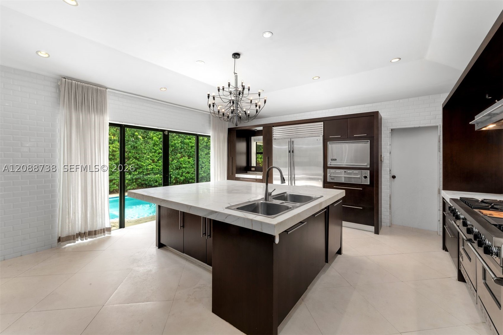 1600 W 24th St, Miami Beach FL 33140