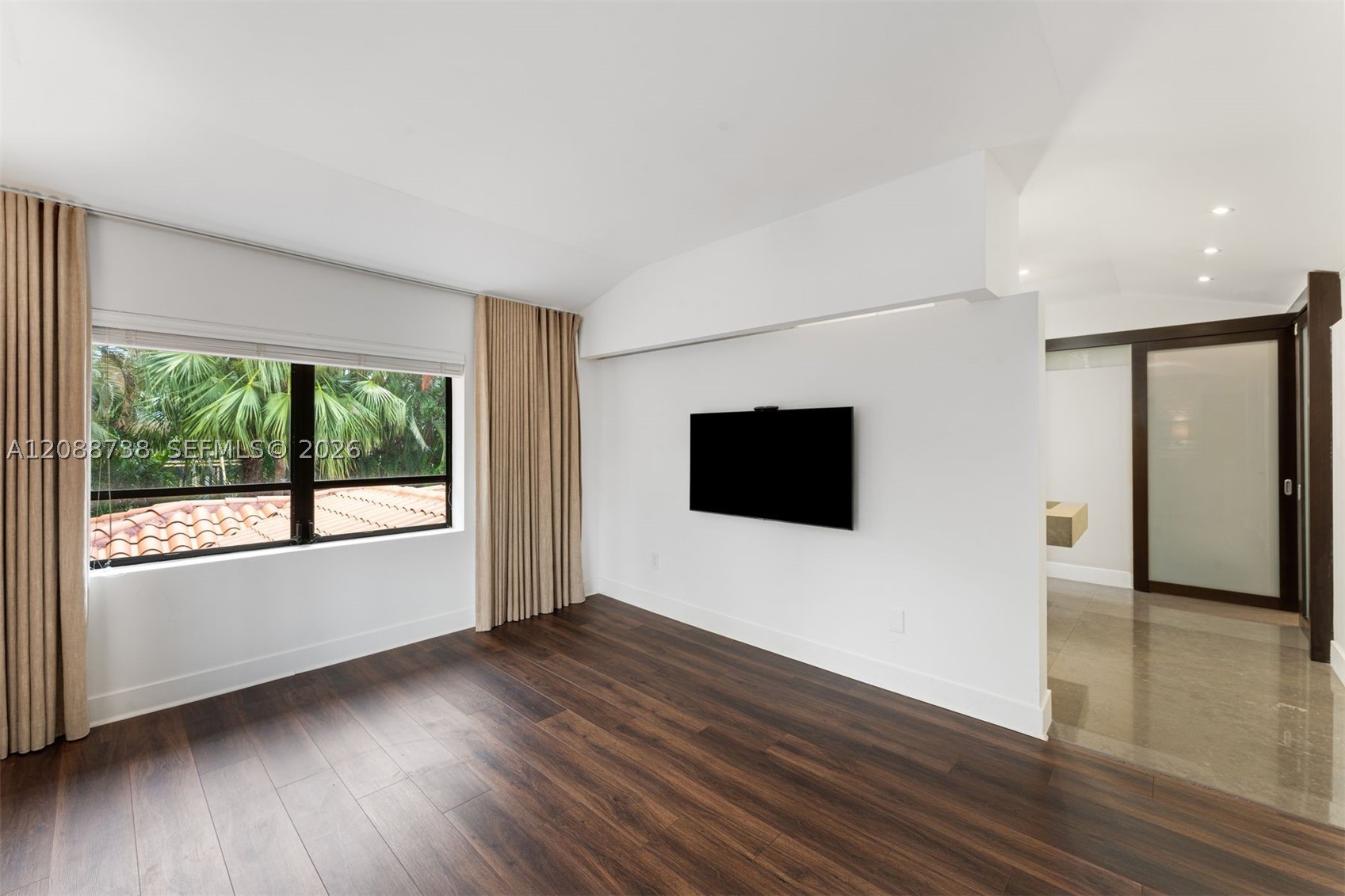 1600 W 24th St, Miami Beach FL 33140