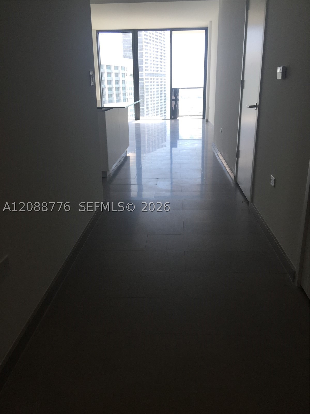 68 SE 6th St #3405, Miami FL 33131