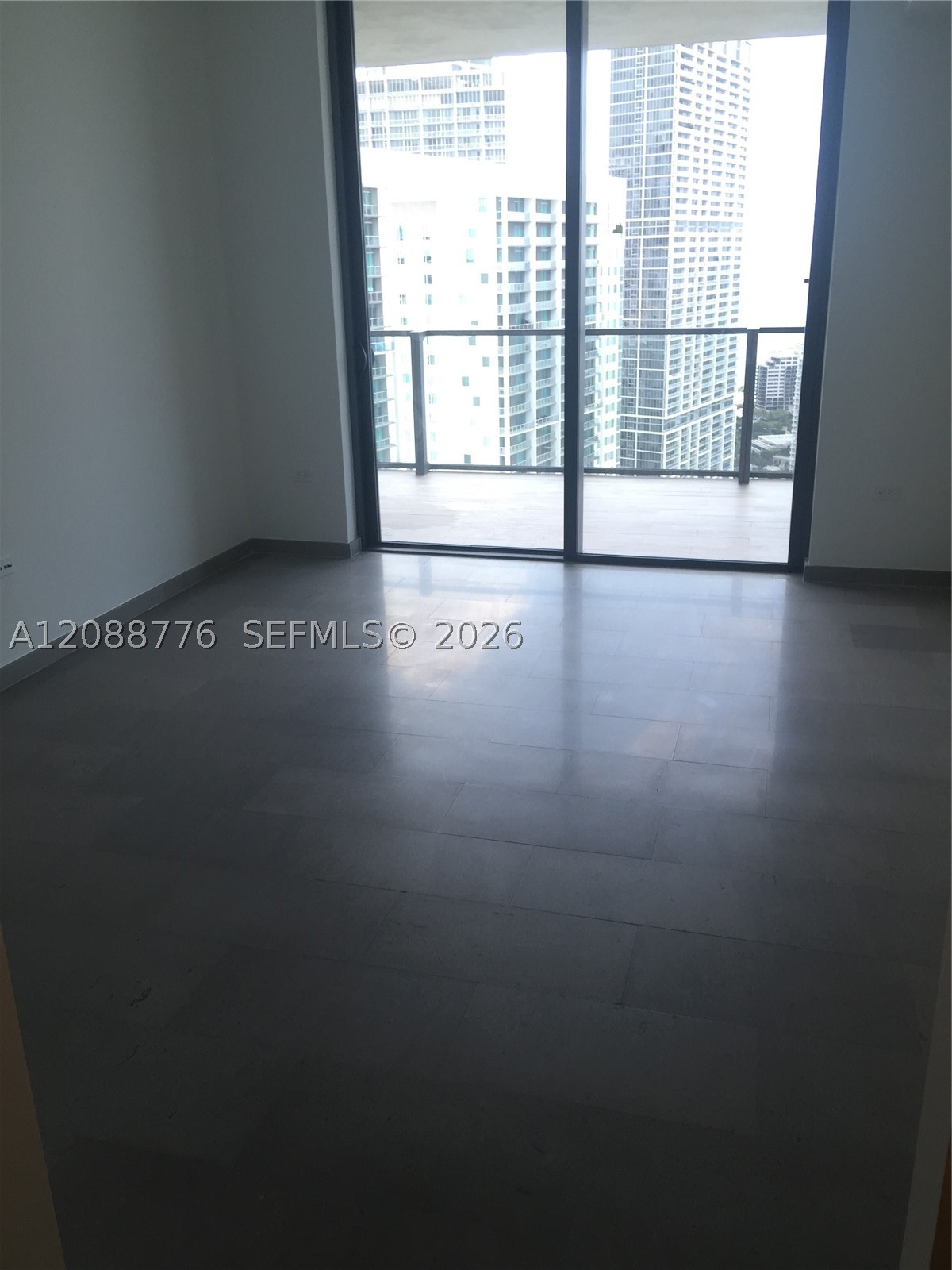 68 SE 6th St #3405, Miami FL 33131