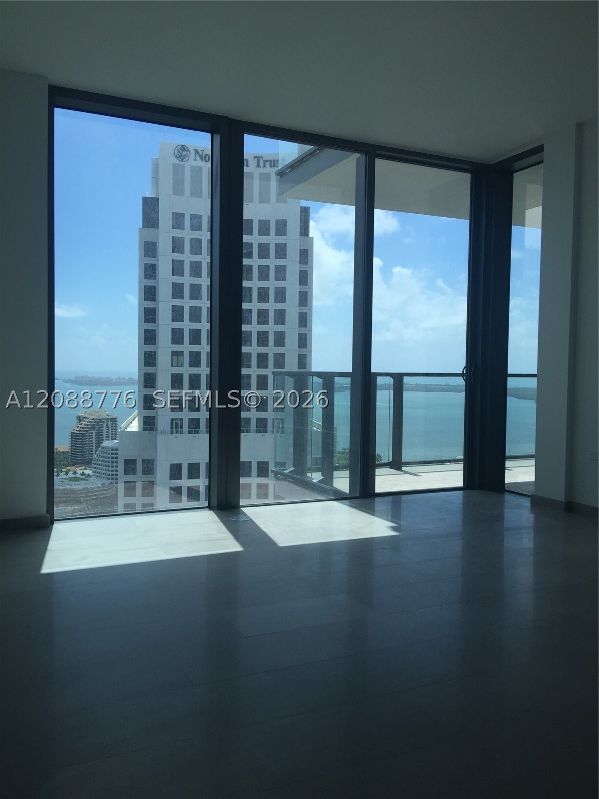 68 SE 6th St #3405, Miami FL 33131