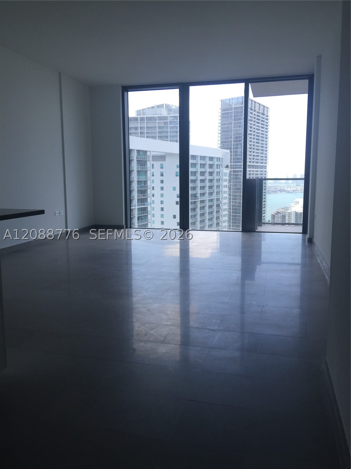 68 SE 6th St #3405, Miami FL 33131