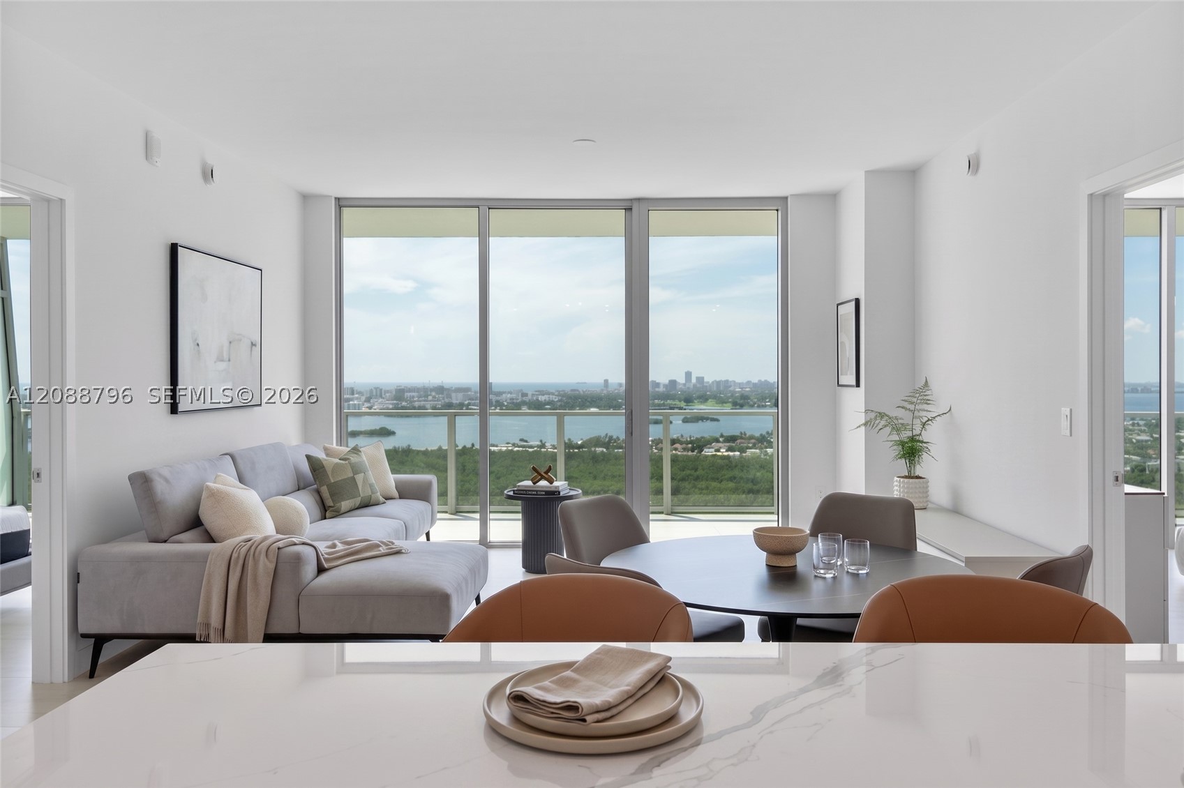 2411 laguna cir #2802, North Miami FL 33181