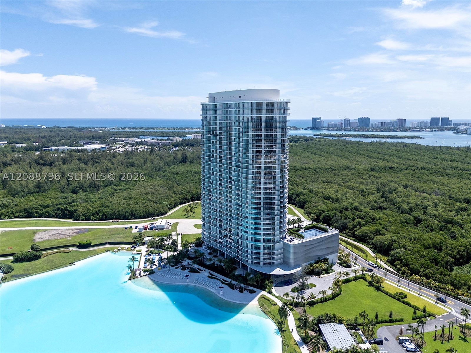 2411 laguna cir #2802, North Miami FL 33181