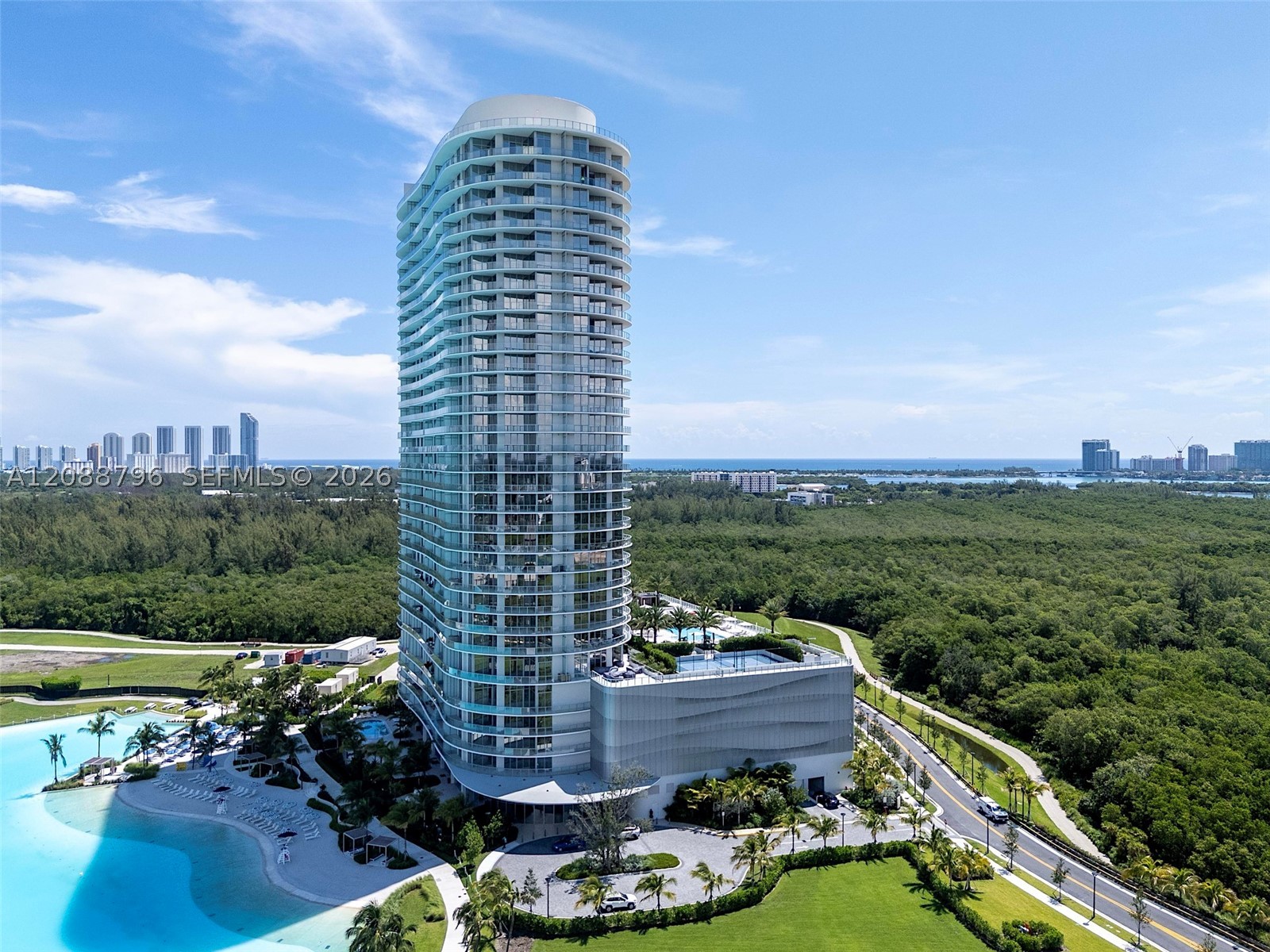 2411 laguna cir #2802, North Miami FL 33181