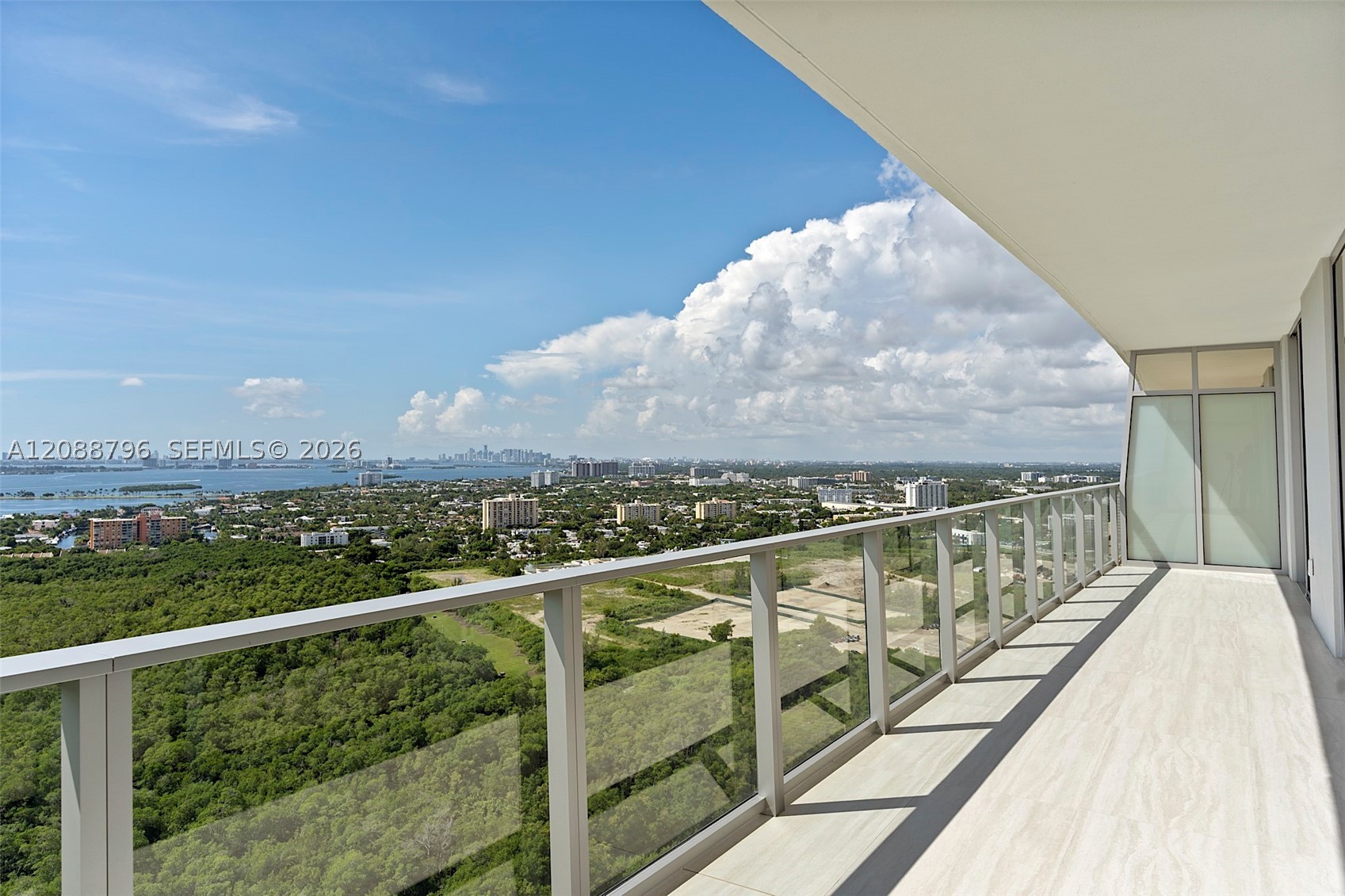 2411 laguna cir #2802, North Miami FL 33181