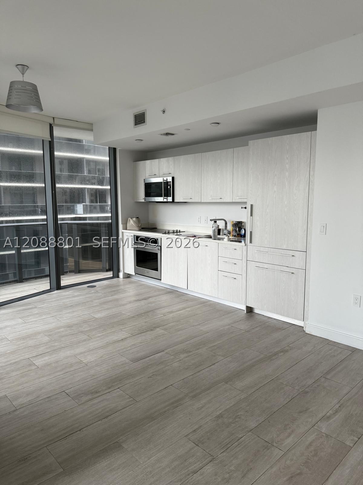 55 SW 9th St #2401, Miami FL 33130