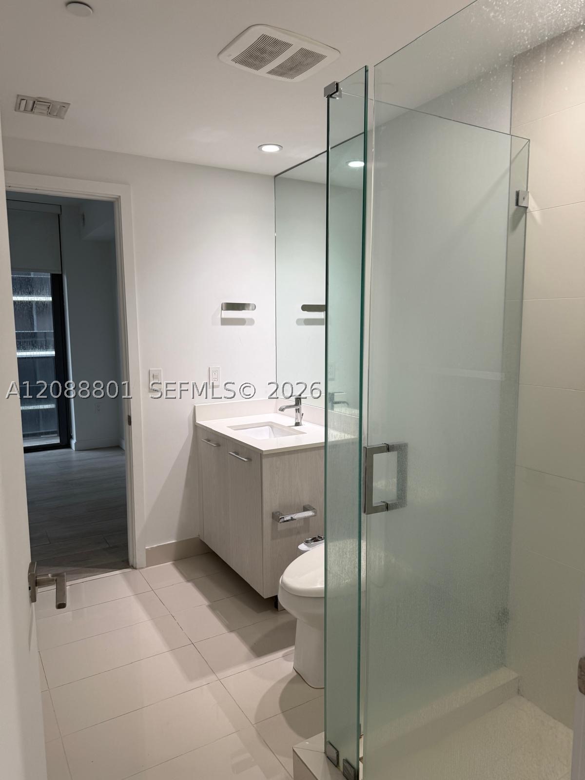 55 SW 9th St #2401, Miami FL 33130