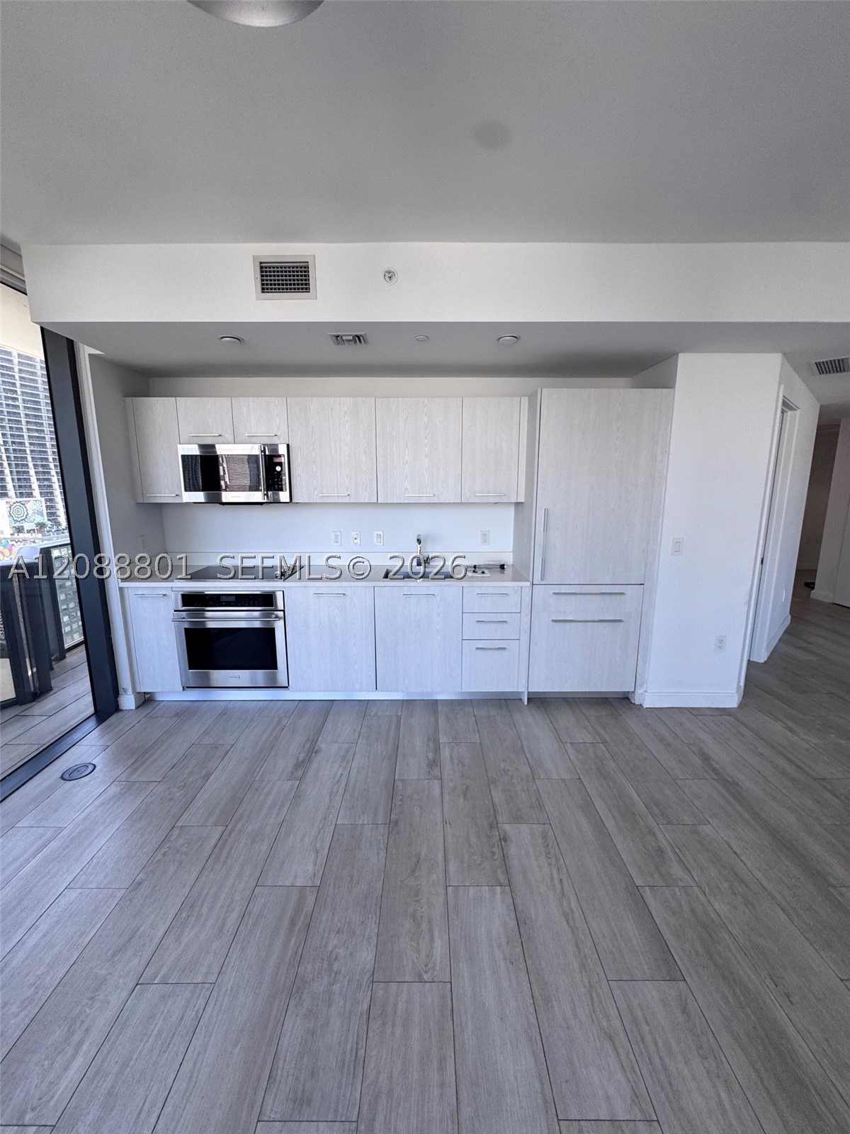 55 SW 9th St #2401, Miami FL 33130