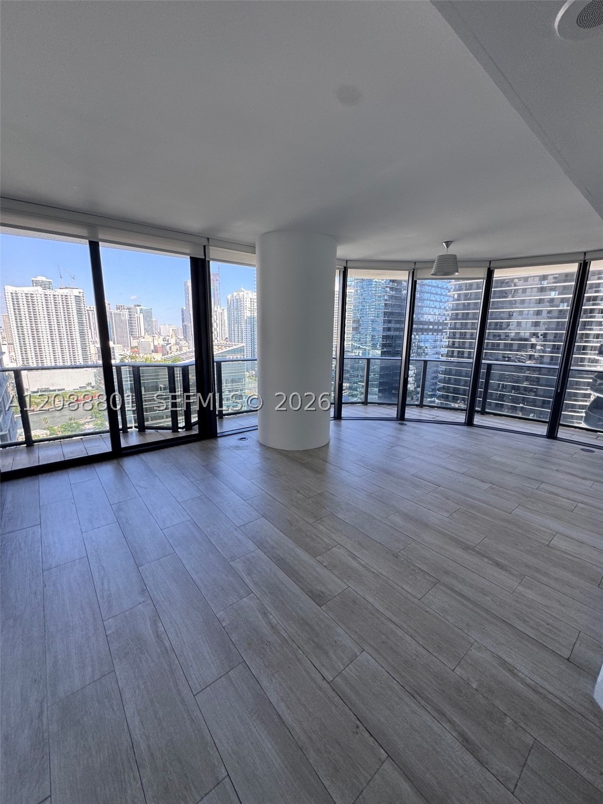 55 SW 9th St #2401, Miami FL 33130