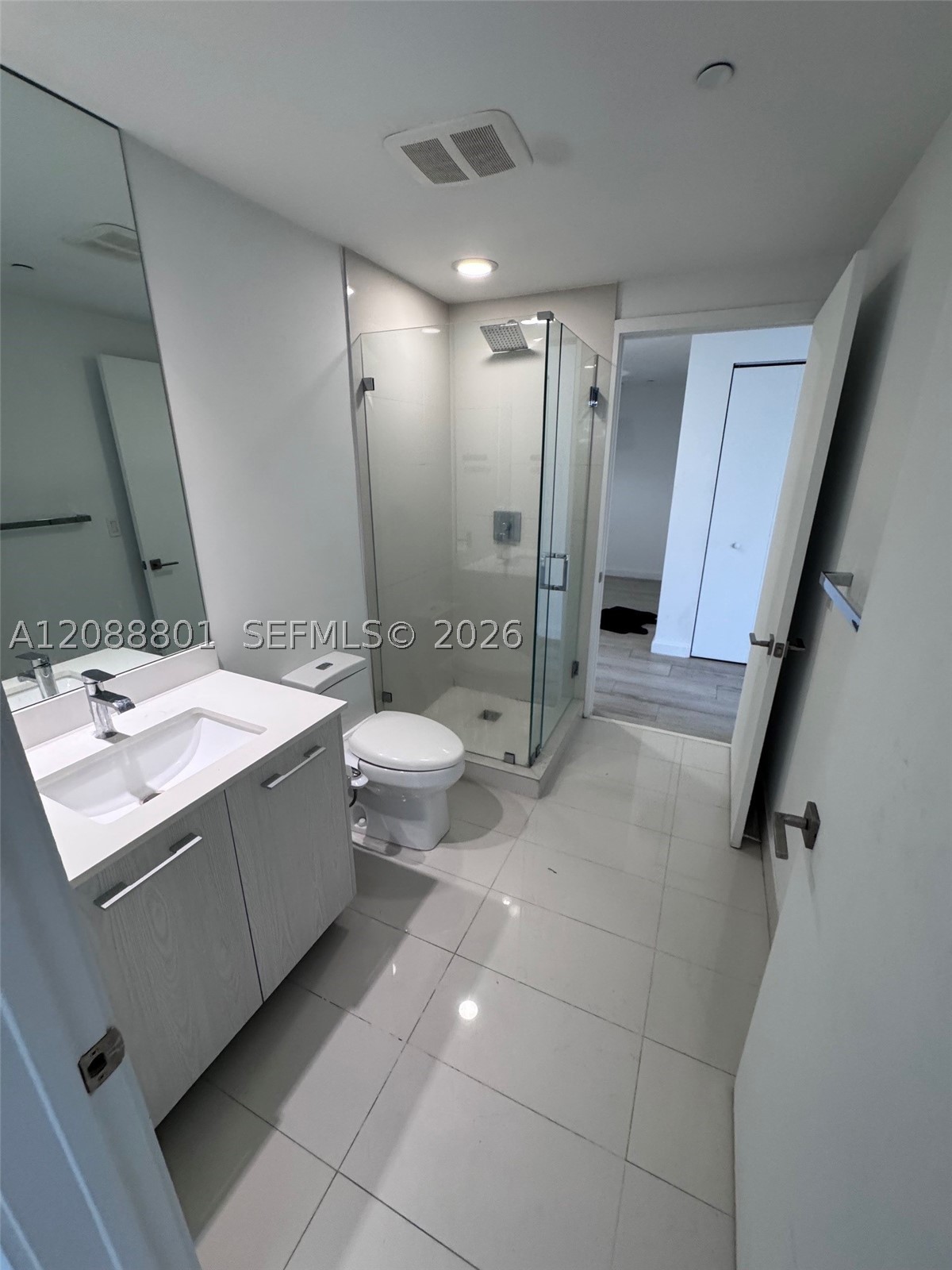 55 SW 9th St #2401, Miami FL 33130