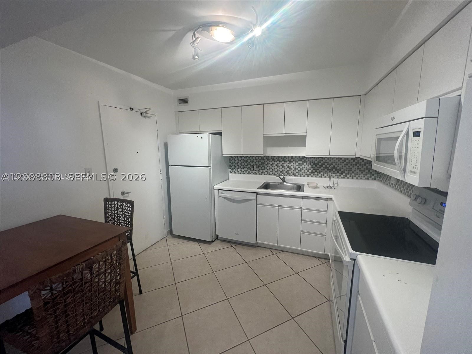 5161 Collins Ave #1710, Miami Beach FL 33140