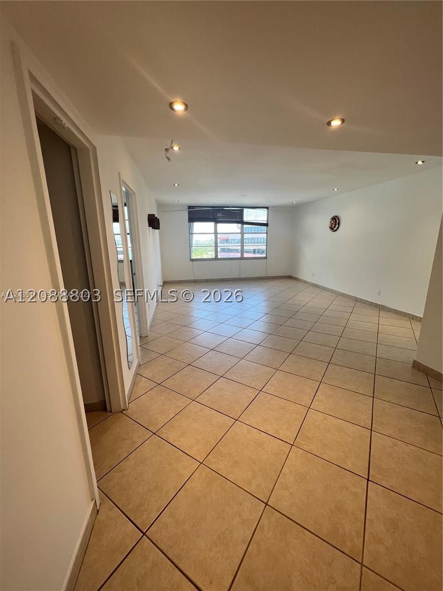 5161 Collins Ave #1710, Miami Beach FL 33140