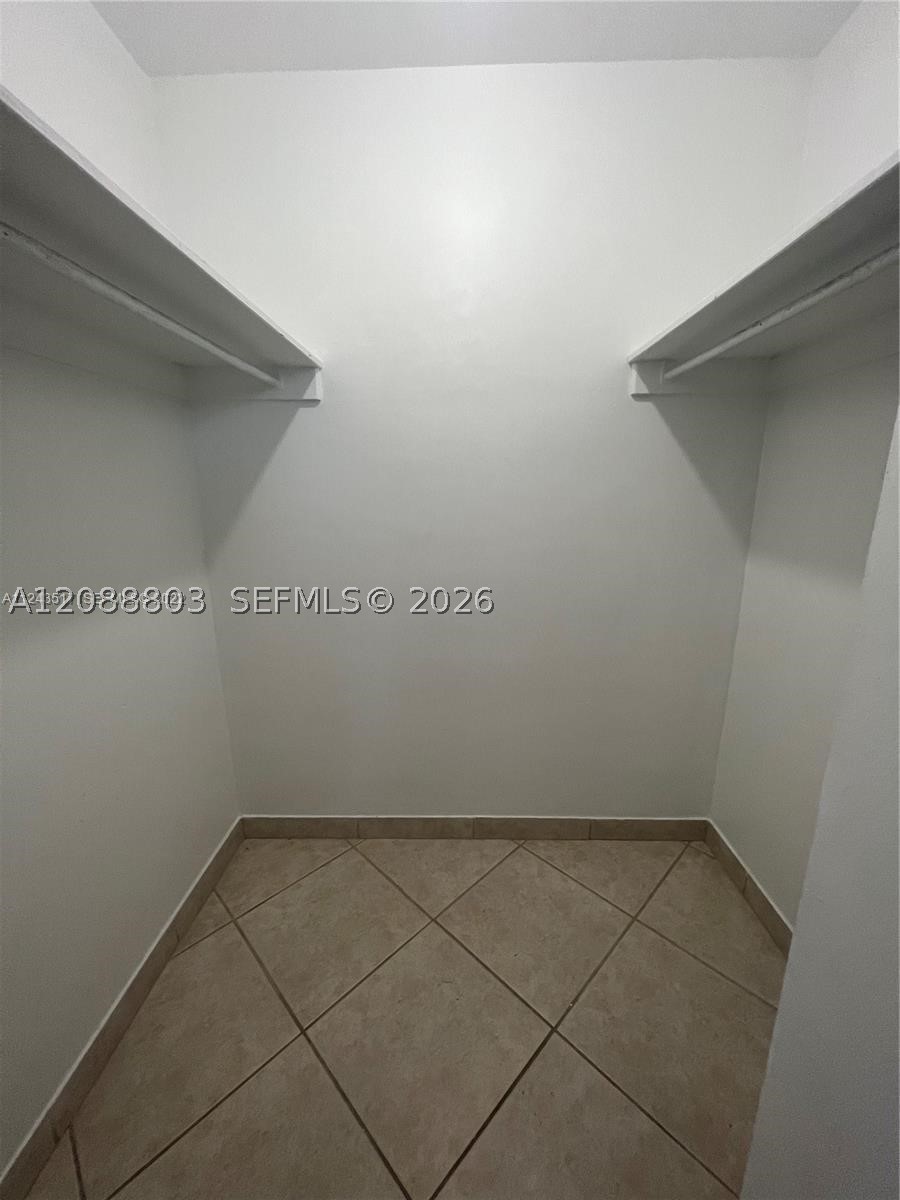 5161 Collins Ave #1710, Miami Beach FL 33140