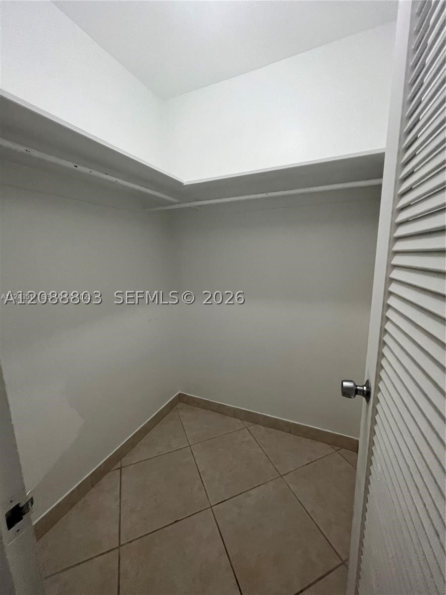 5161 Collins Ave #1710, Miami Beach FL 33140