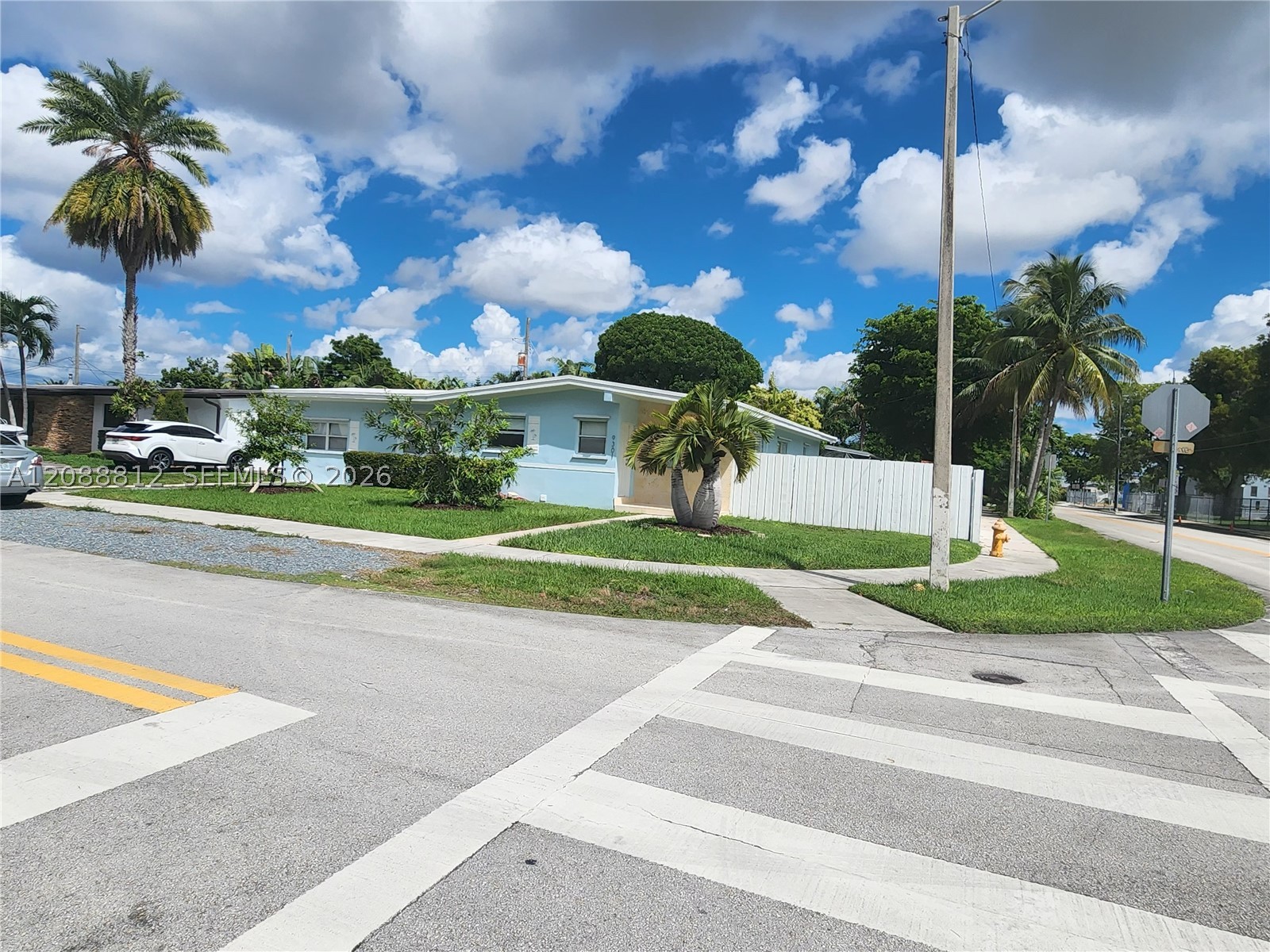 9301 SW 54th St, Miami FL 33165
