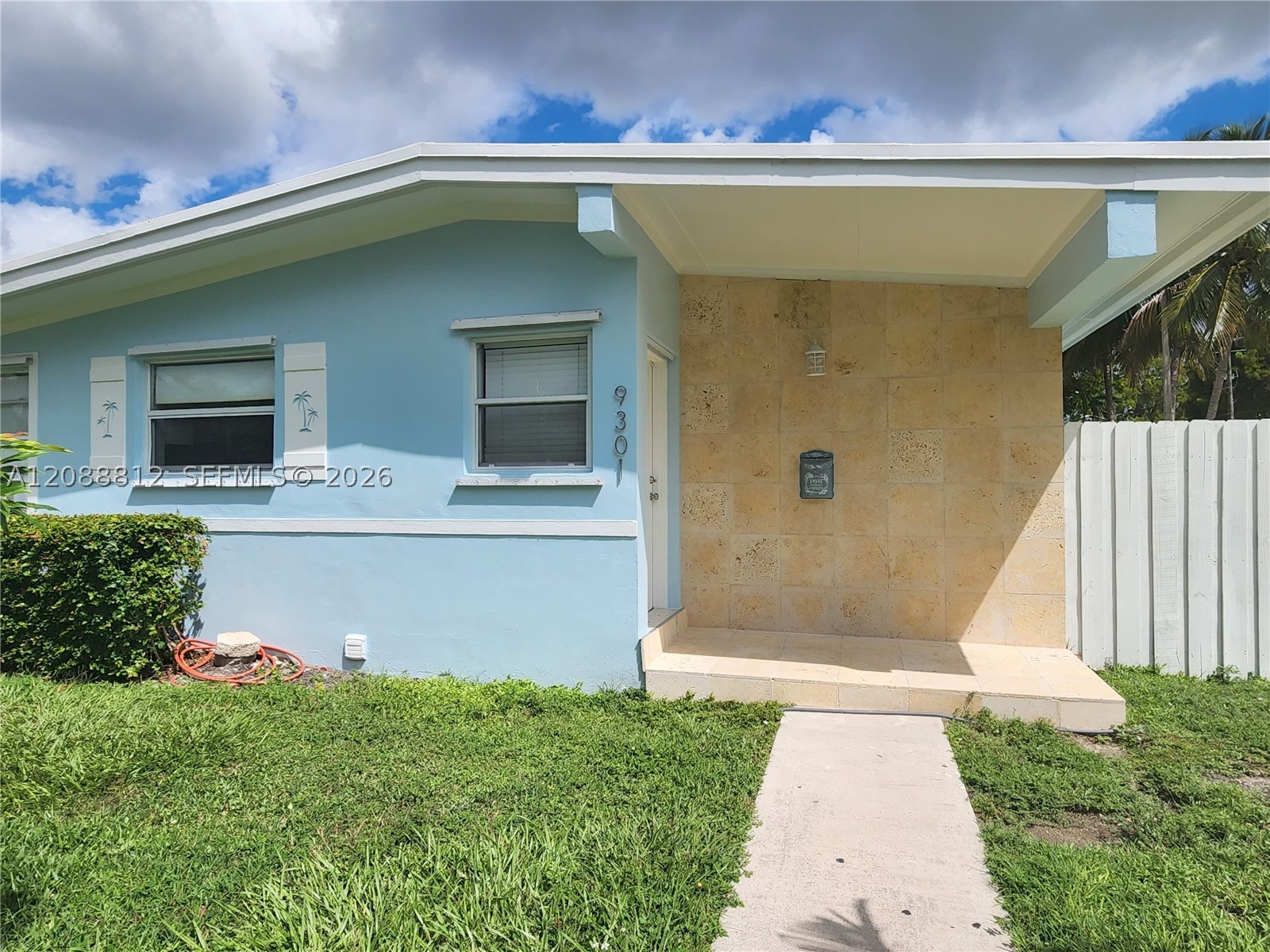 9301 SW 54th St, Miami FL 33165