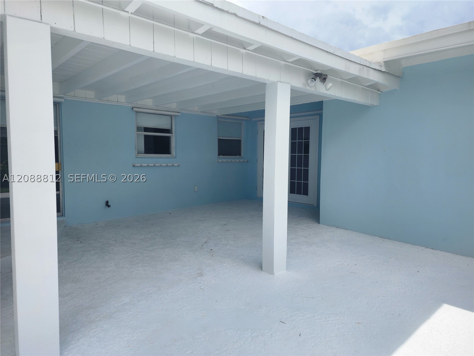 9301 SW 54th St, Miami FL 33165