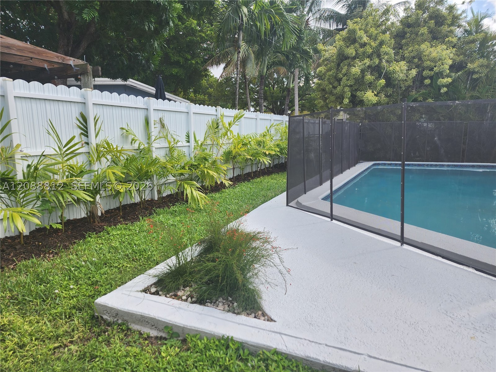 9301 SW 54th St, Miami FL 33165