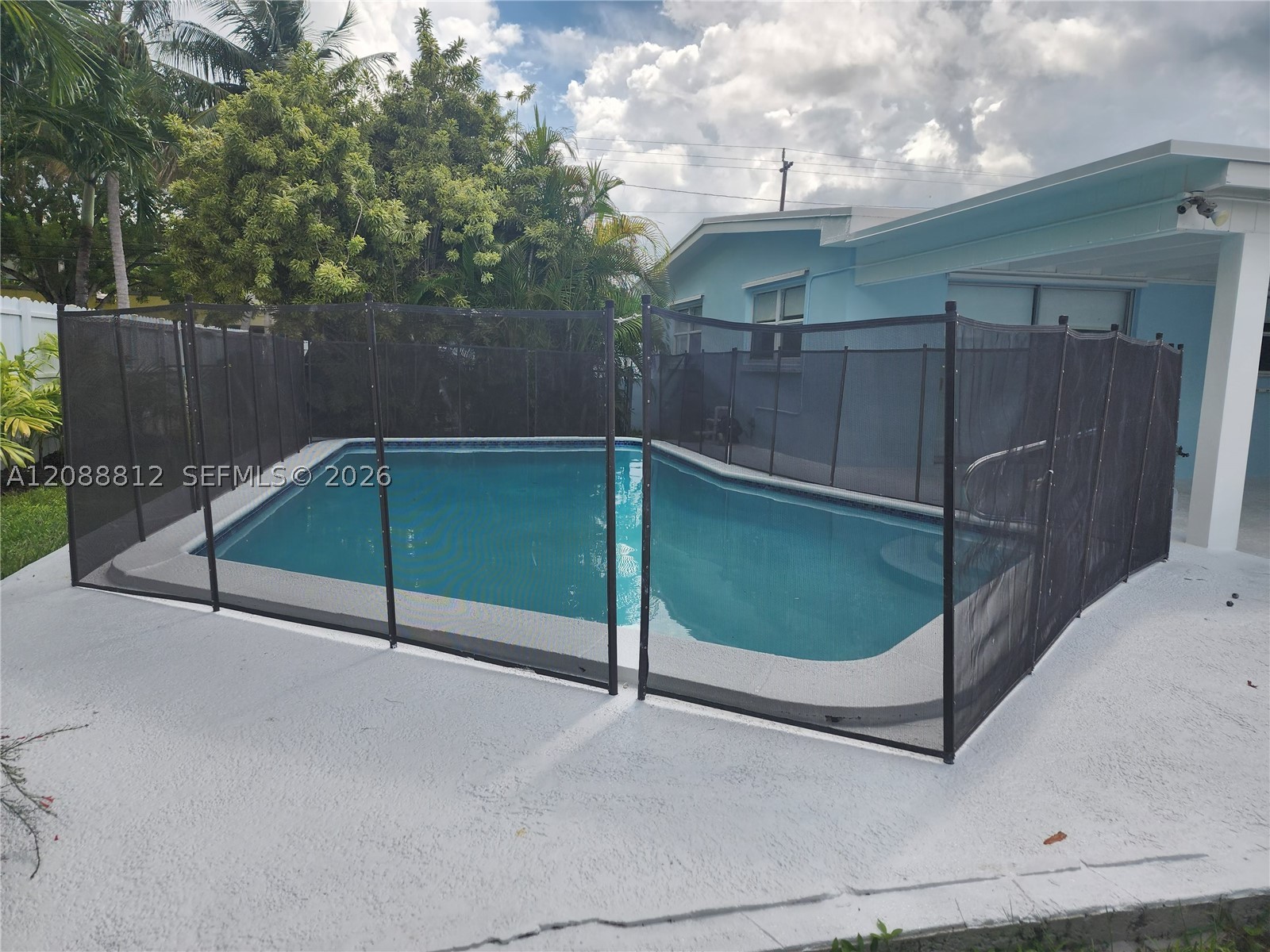 9301 SW 54th St, Miami FL 33165
