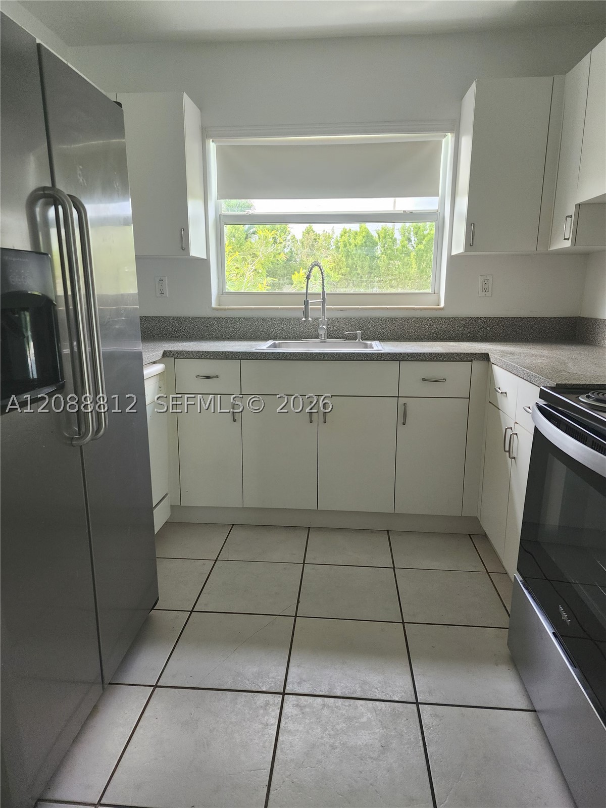 9301 SW 54th St, Miami FL 33165