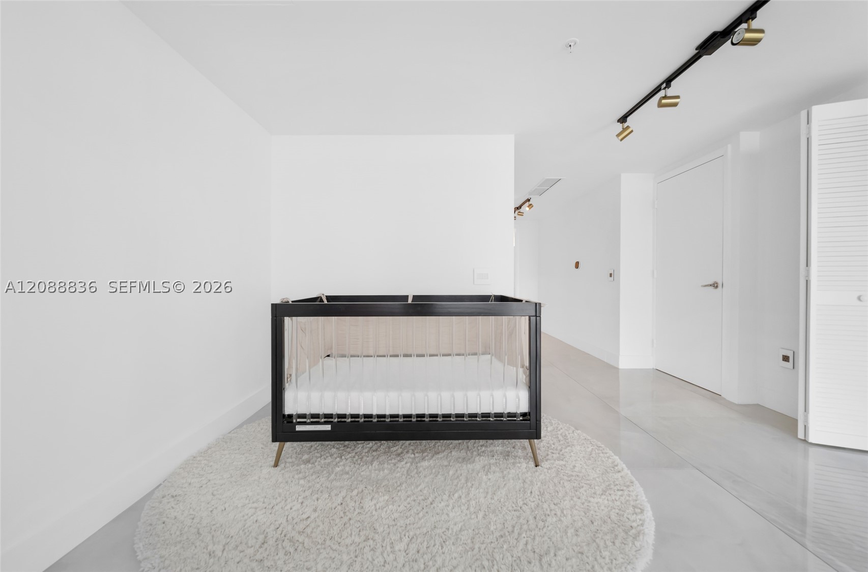 41 SE 5th St #1407, Miami FL 33131