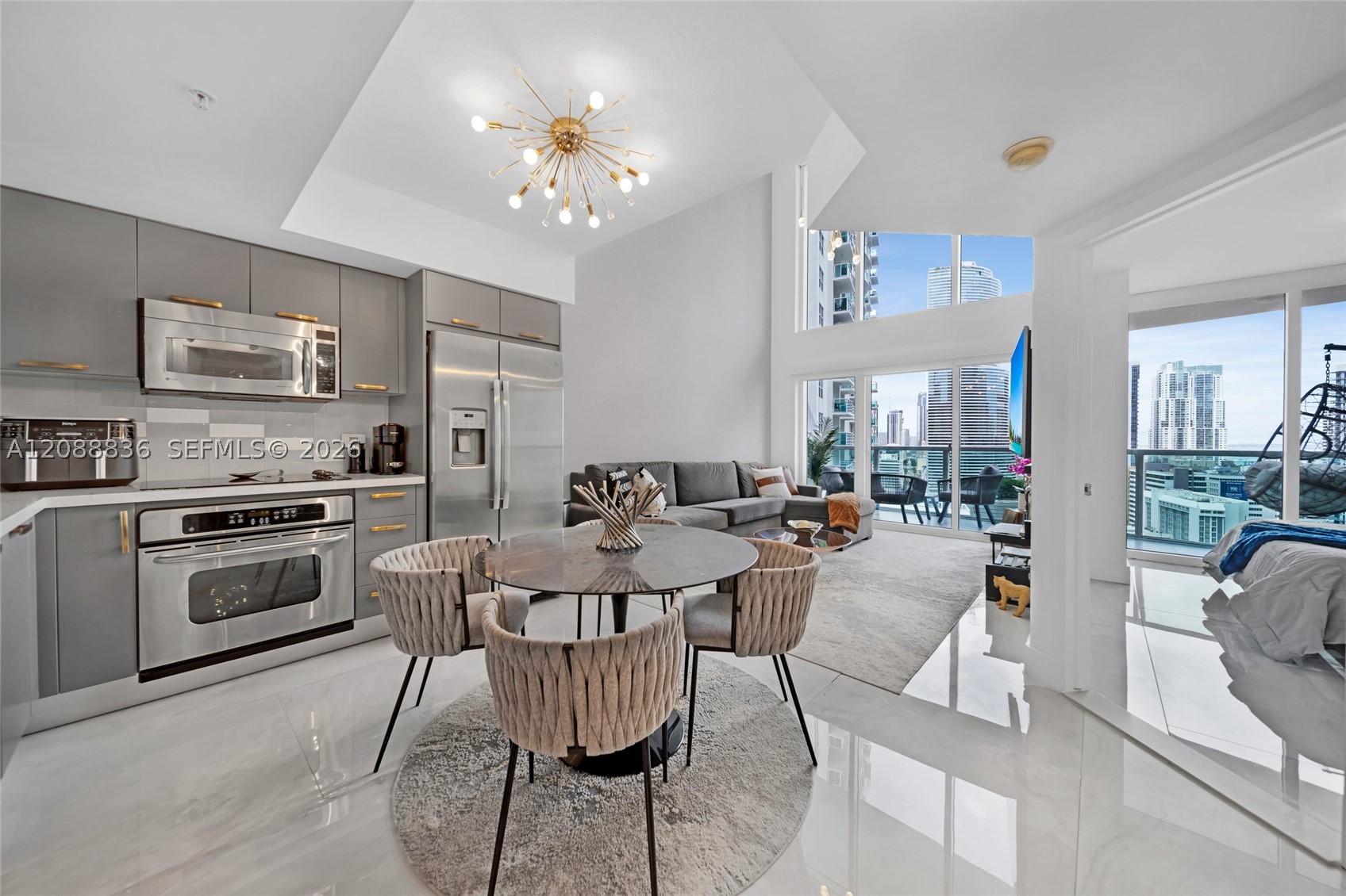 41 SE 5th St #1407, Miami FL 33131