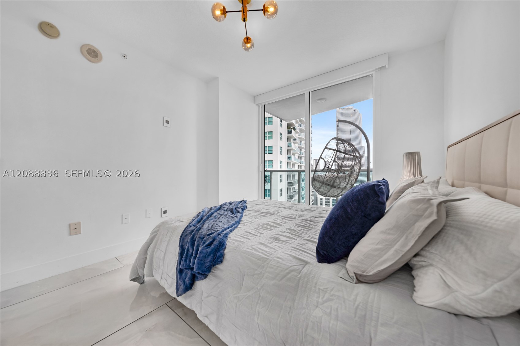 41 SE 5th St #1407, Miami FL 33131