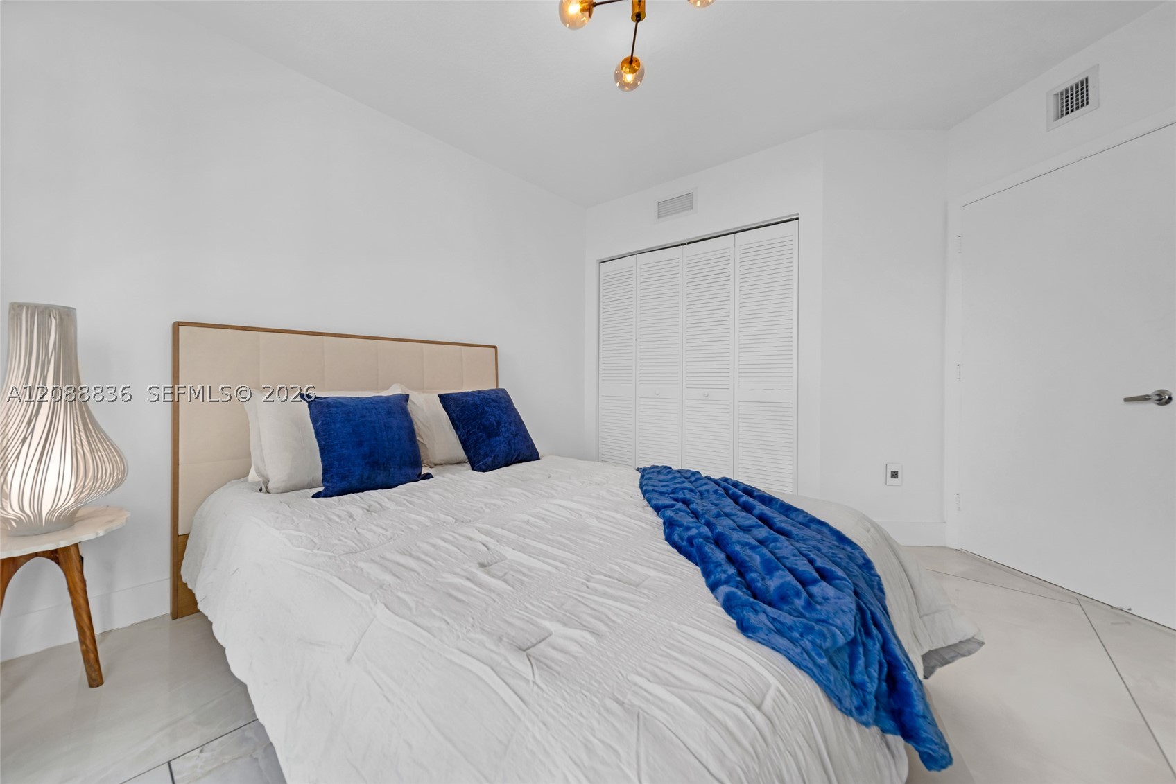41 SE 5th St #1407, Miami FL 33131