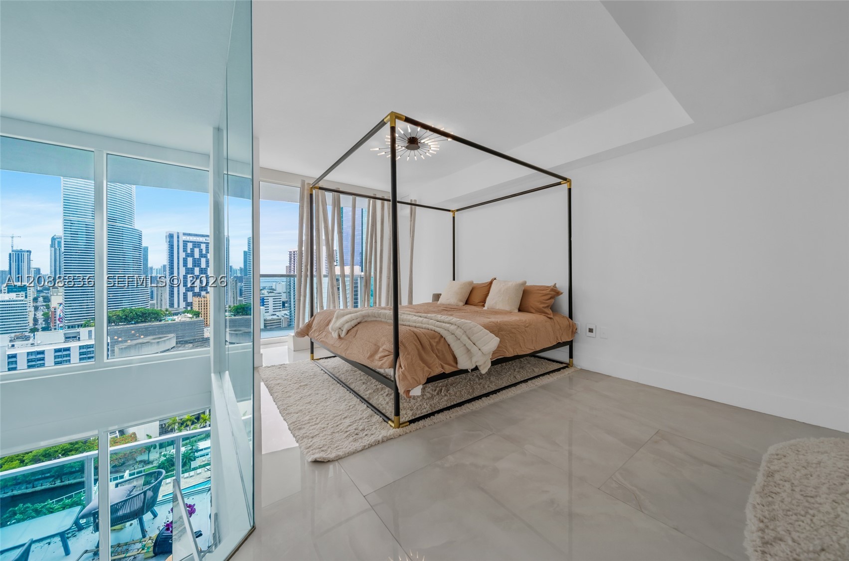 41 SE 5th St #1407, Miami FL 33131