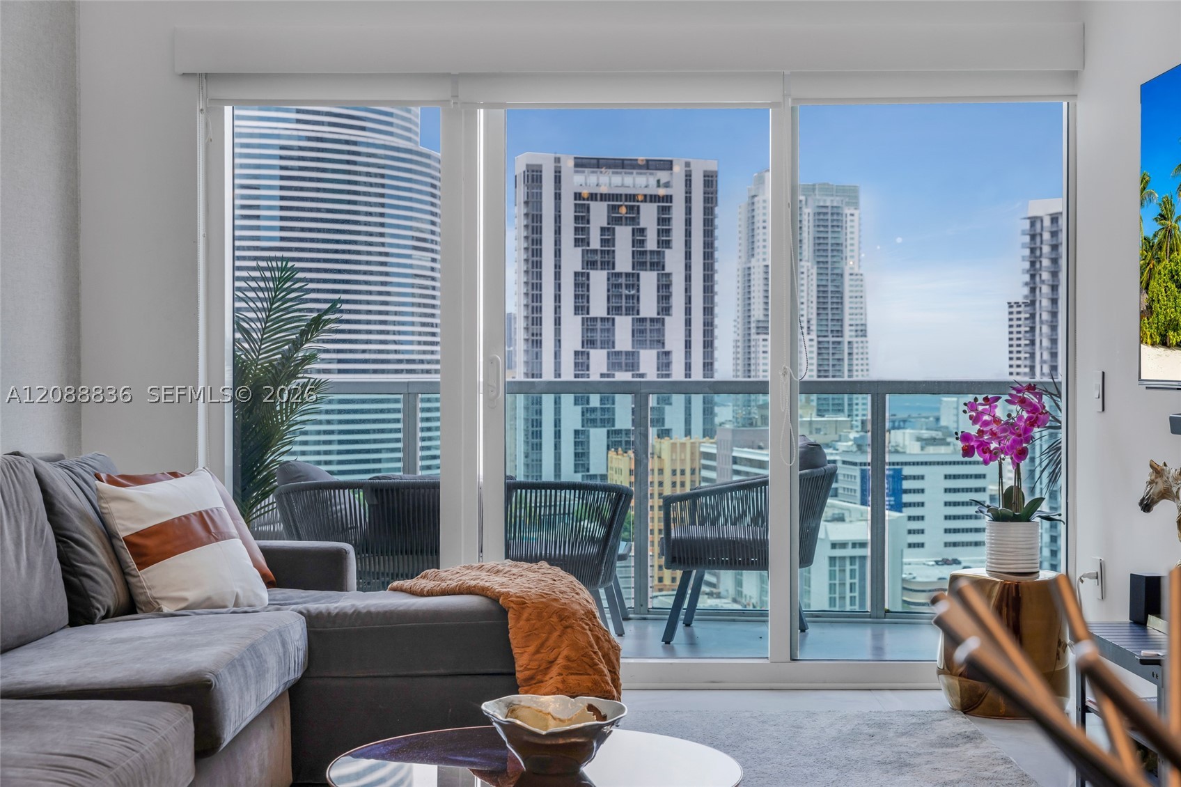 41 SE 5th St #1407, Miami FL 33131