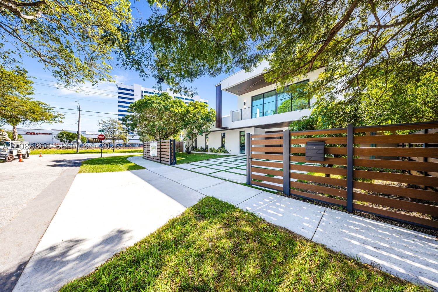 300 NE 48th St, Miami FL 33137