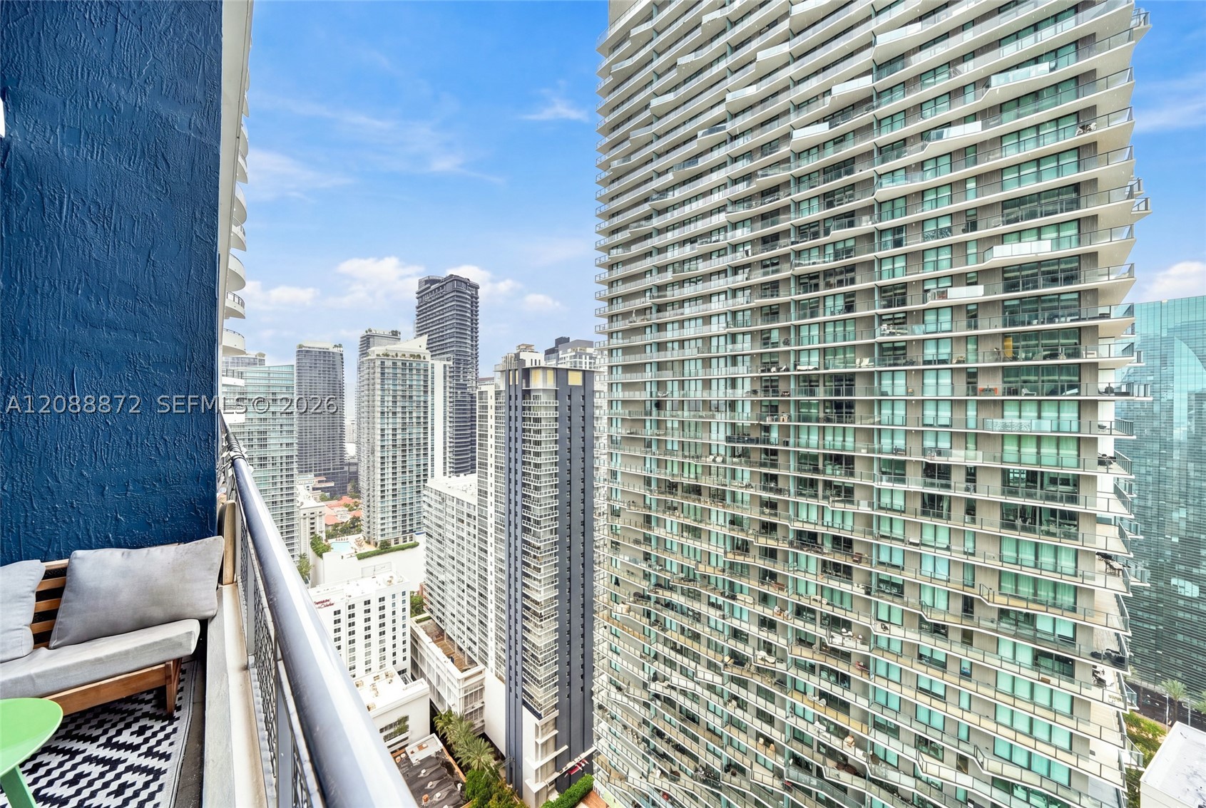 60 SW 13th St #3204, Miami FL 33130