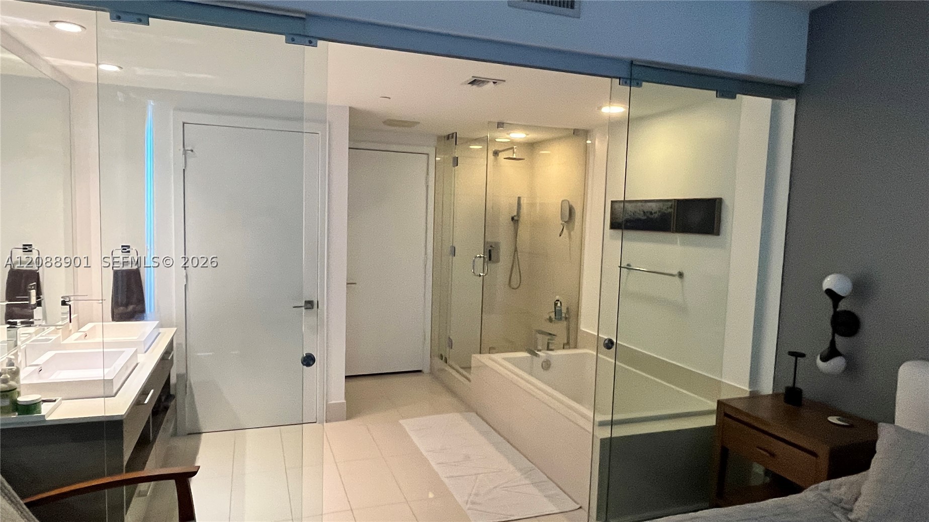 650 NE 32nd St #2003, Miami FL 33137