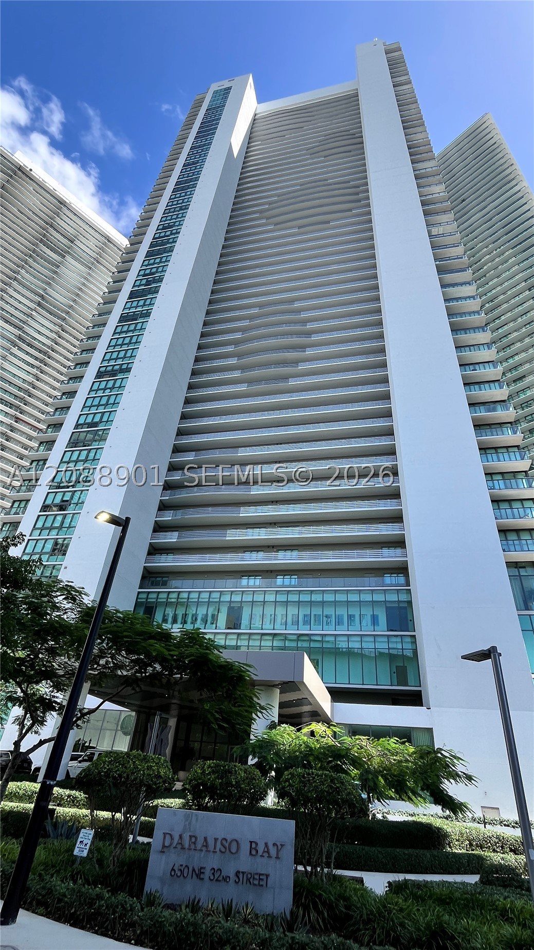 650 NE 32nd St #2003, Miami FL 33137