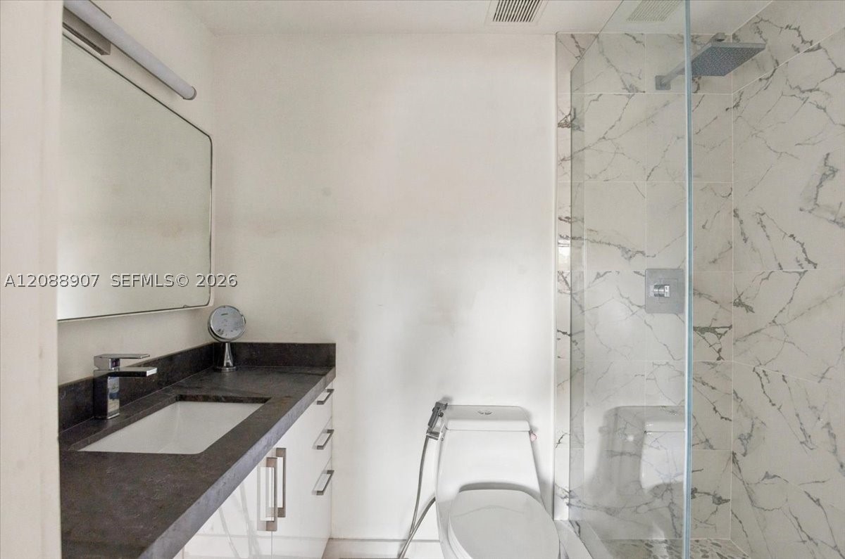 2745 W 62 #202, Hialeah FL 33016