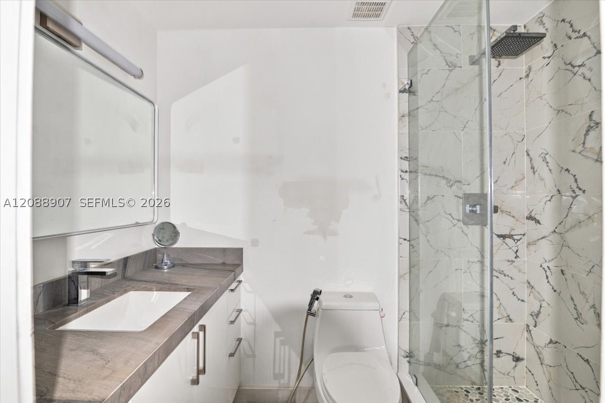 2745 W 62 #202, Hialeah FL 33016