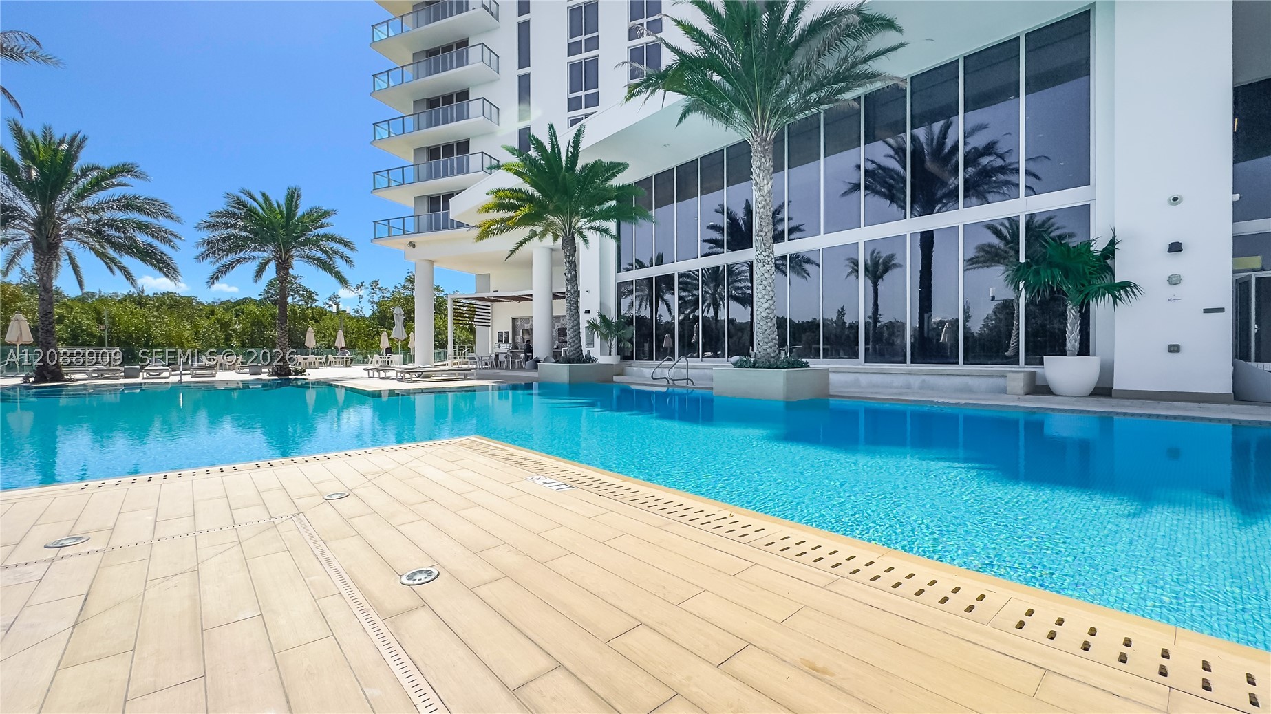 16385 Biscayne Blvd #707, North Miami Beach FL 33160