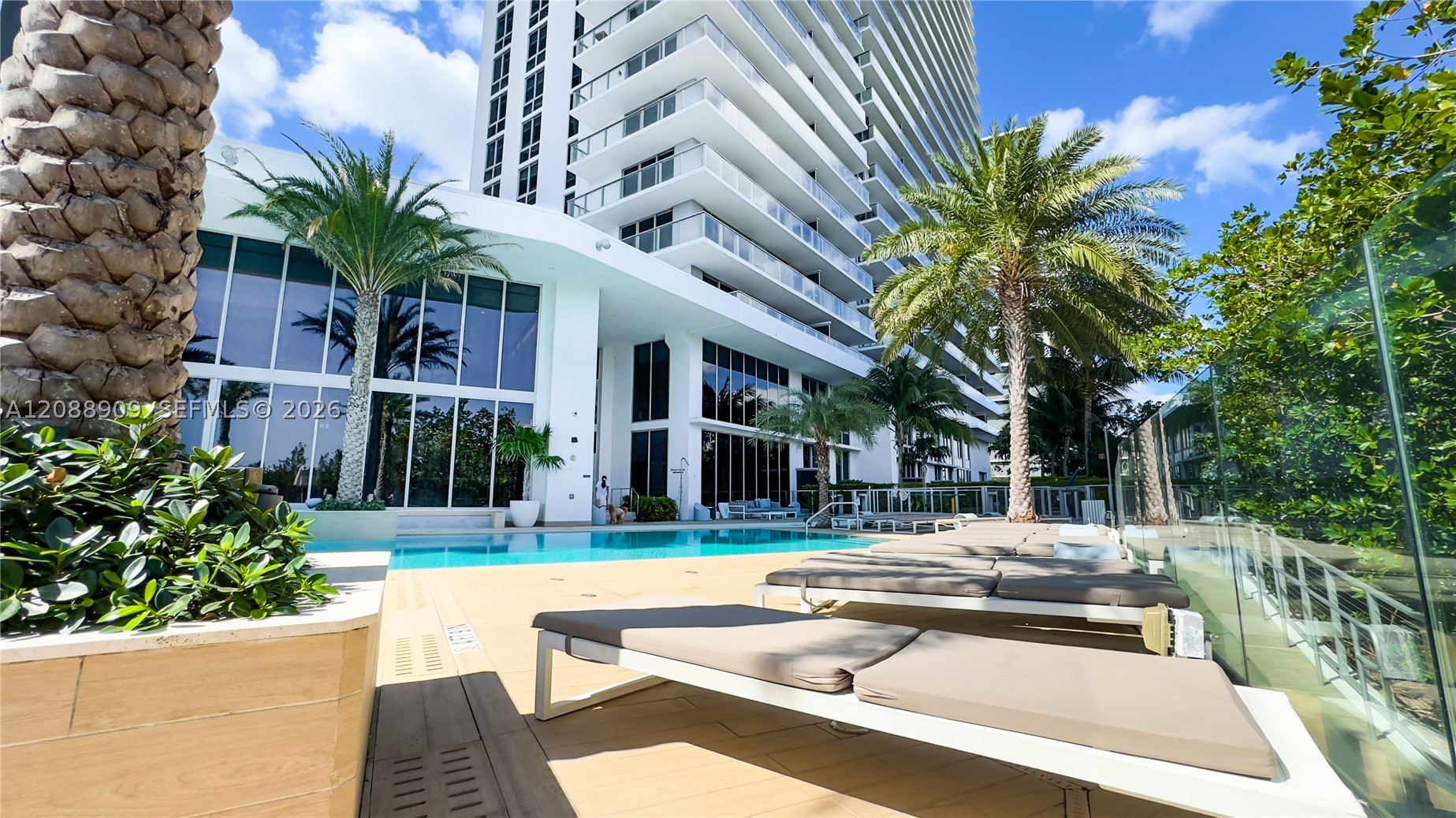 16385 Biscayne Blvd #707, North Miami Beach FL 33160