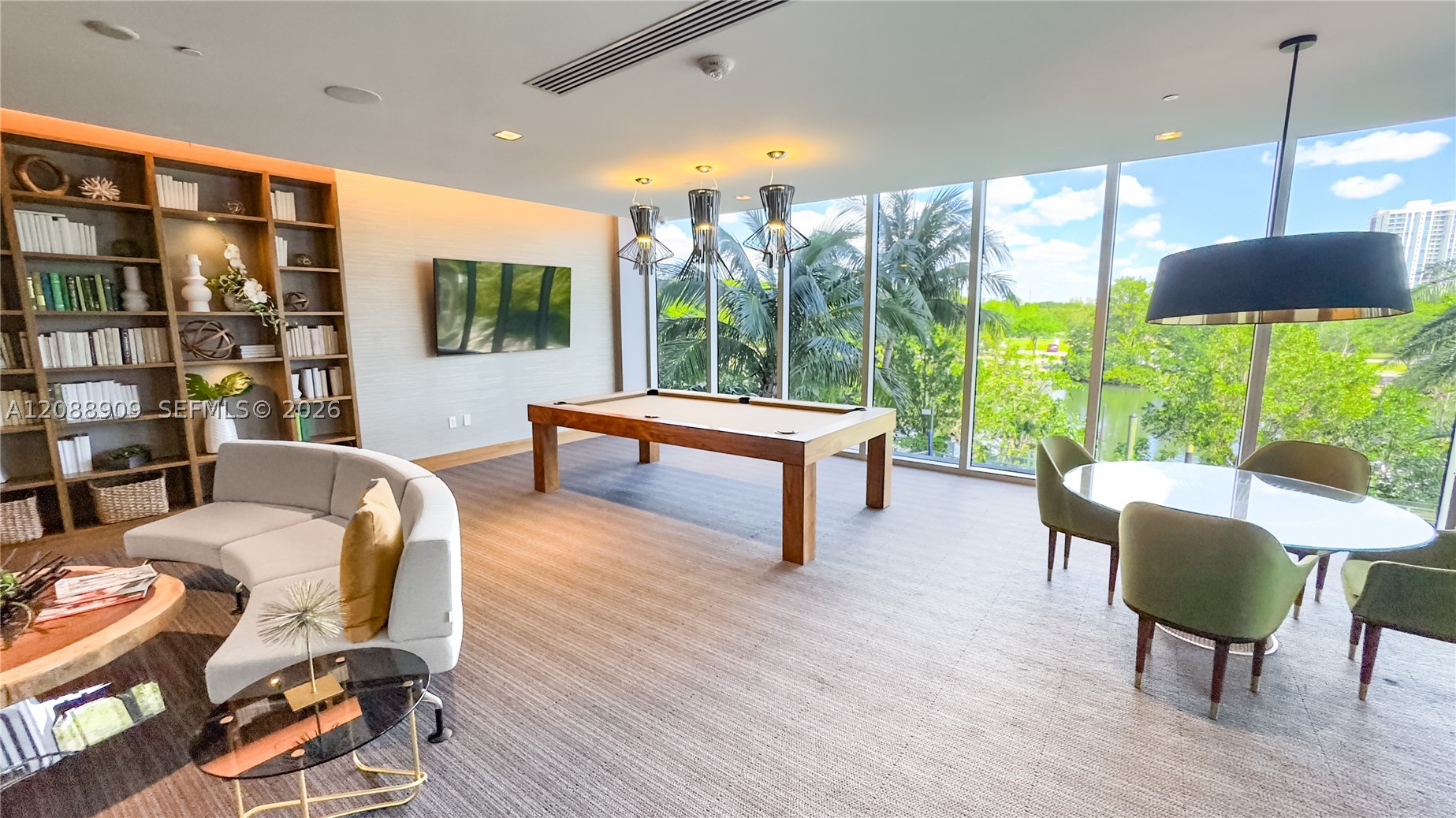 16385 Biscayne Blvd #707, North Miami Beach FL 33160