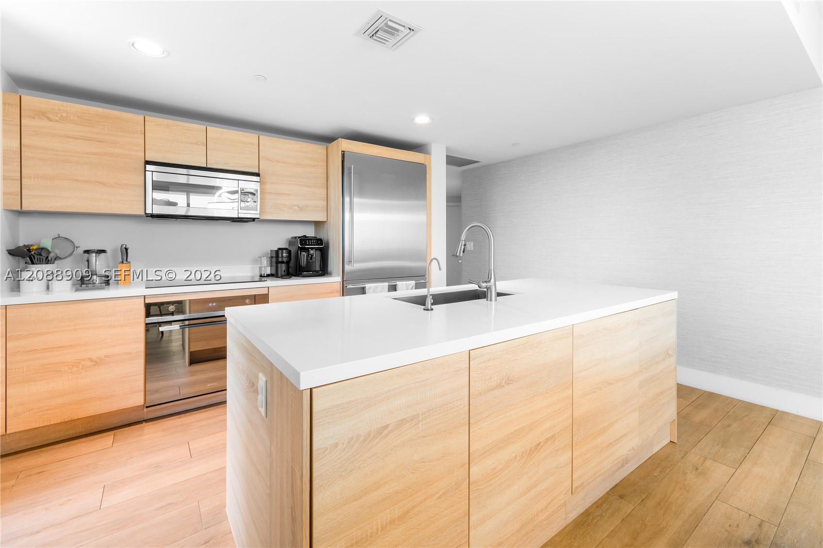 16385 Biscayne Blvd #707, North Miami Beach FL 33160