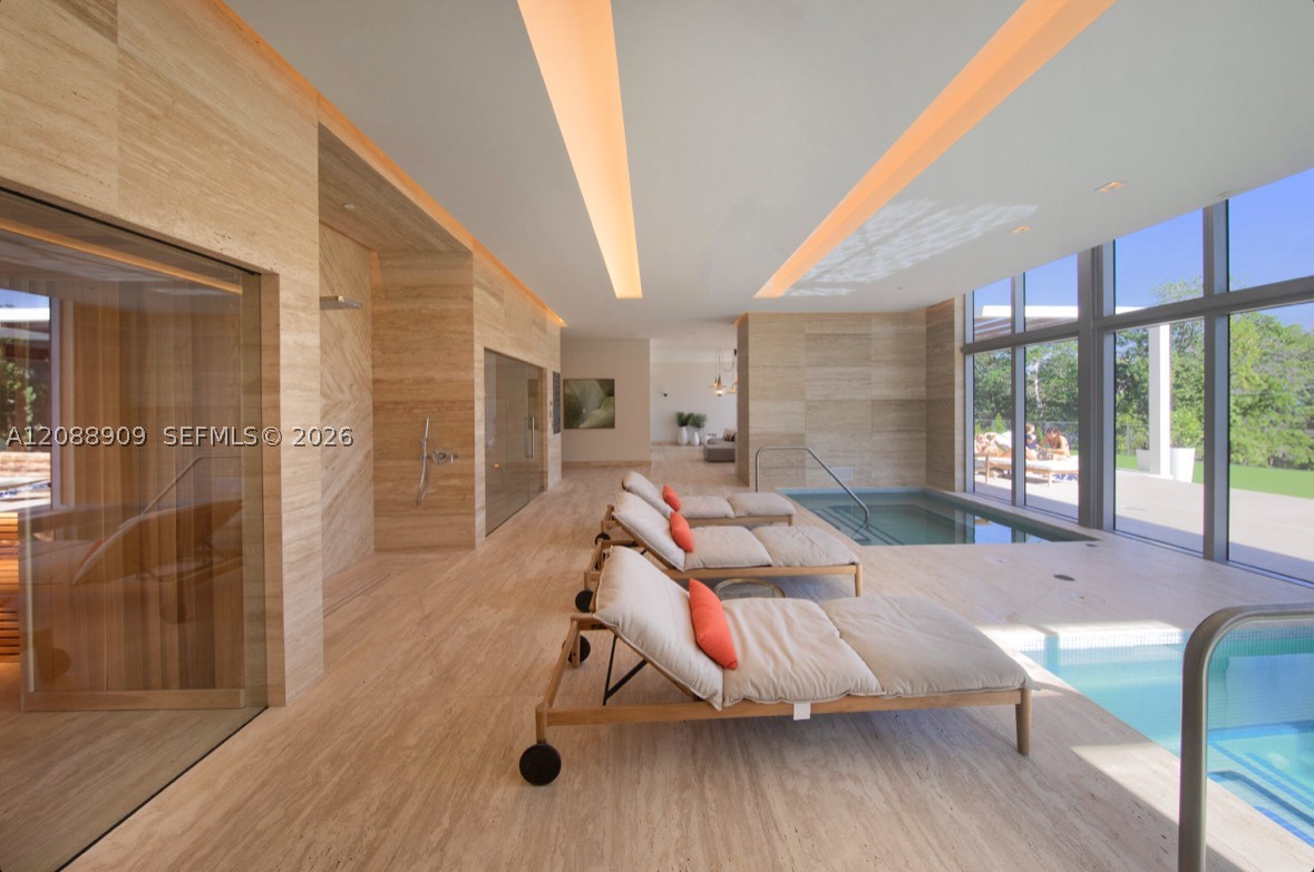 16385 Biscayne Blvd #707, North Miami Beach FL 33160