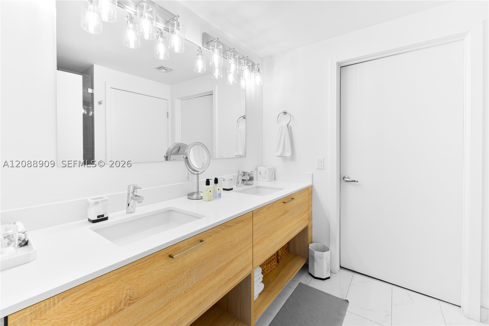16385 Biscayne Blvd #707, North Miami Beach FL 33160