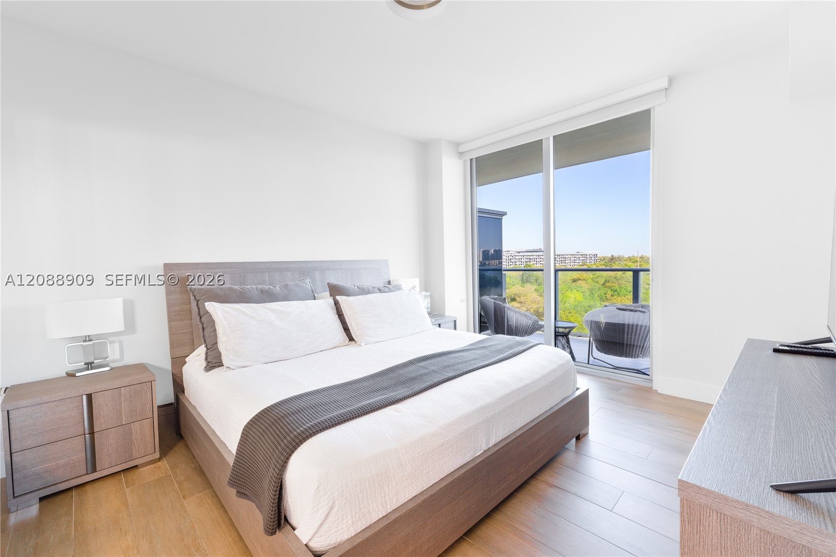 16385 Biscayne Blvd #707, North Miami Beach FL 33160