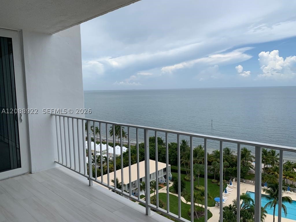 881 Ocean Dr #12C, Key Biscayne FL 33149