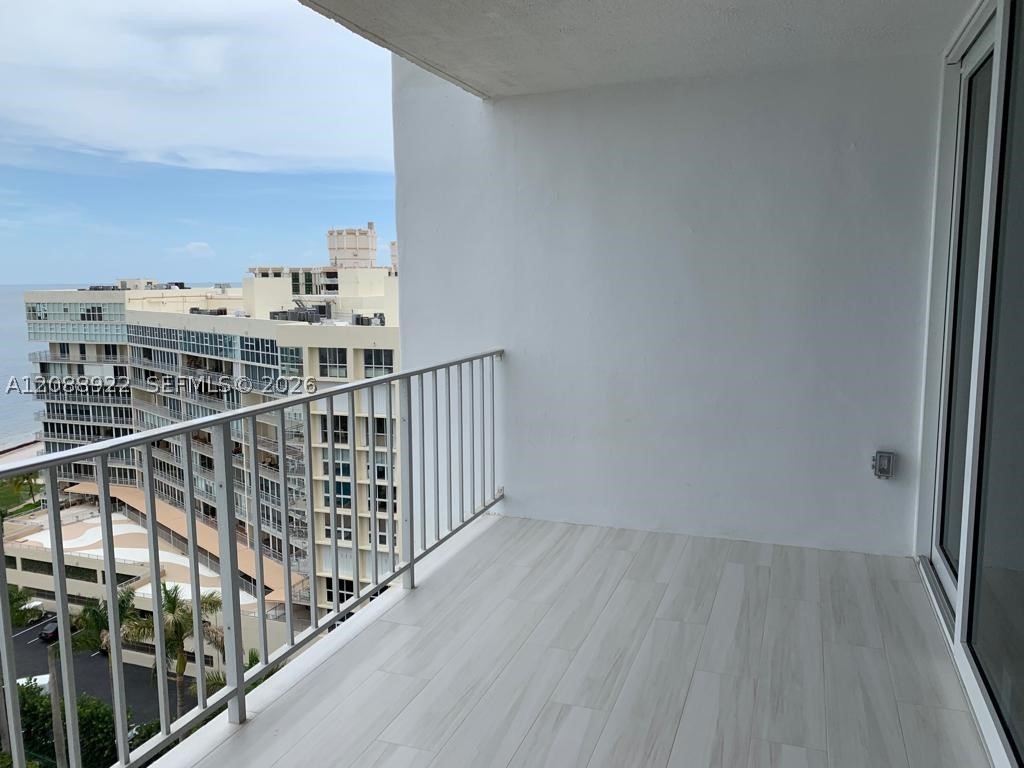 881 Ocean Dr #12C, Key Biscayne FL 33149