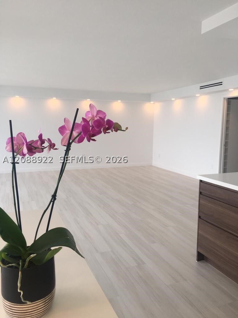 881 Ocean Dr #12C, Key Biscayne FL 33149