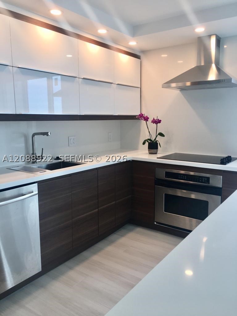 881 Ocean Dr #12C, Key Biscayne FL 33149