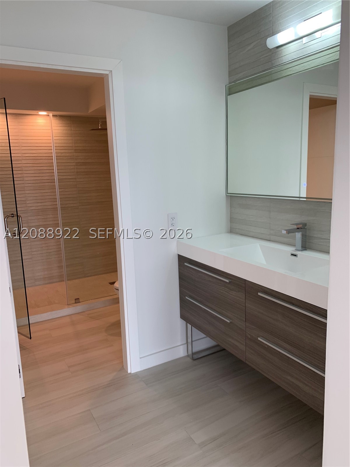 881 Ocean Dr #12C, Key Biscayne FL 33149