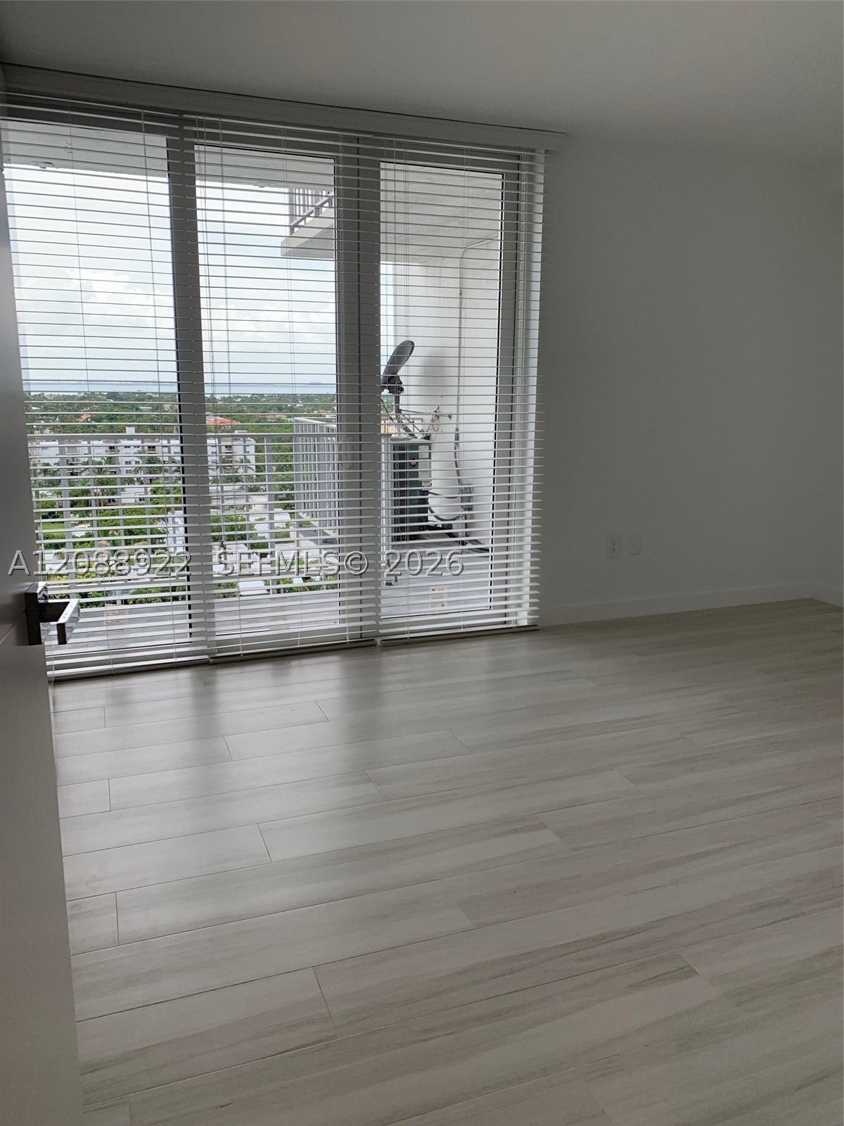 881 Ocean Dr #12C, Key Biscayne FL 33149